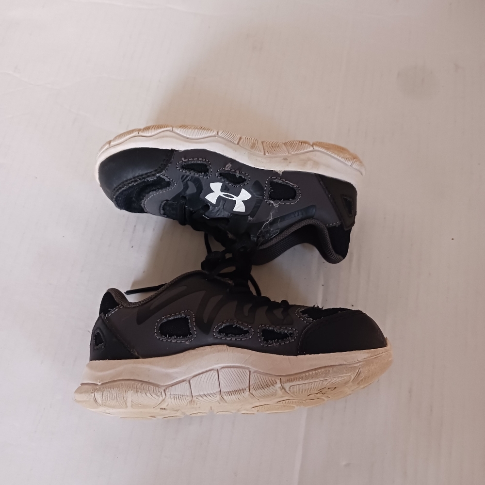 Under Armor Black Toddler Youth Sneakers Shoes Size 8 Lace Up Everyday - Picture 6 of 9